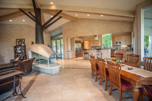 2429 An County Road 1225, Elkhart, TX 75839