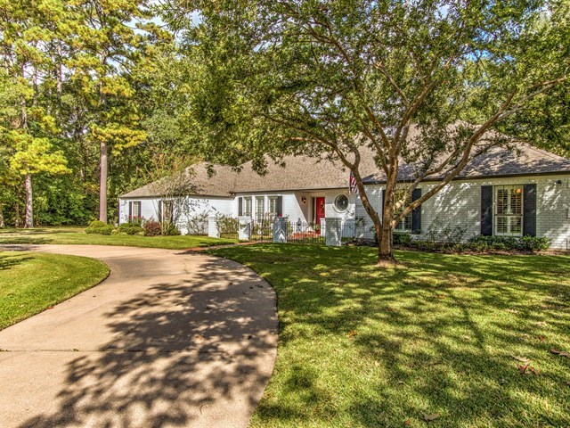119 Crown Colony Drive, Lufkin, TX 75901