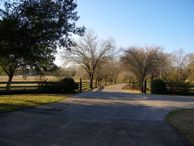 724 E Texas Rd, Lufkin, TX 75901