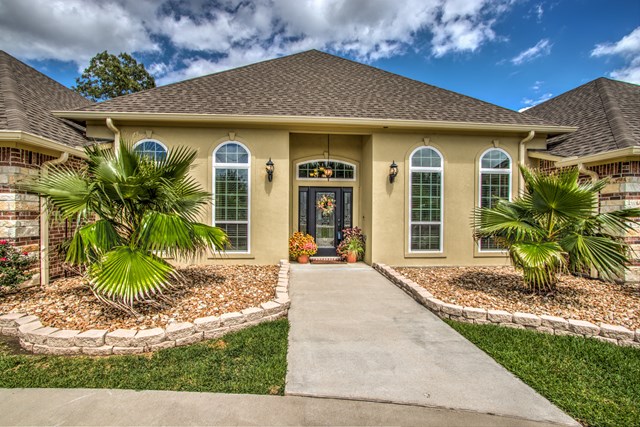 185 Westwood Lake Drive, Lufkin, TX 75904