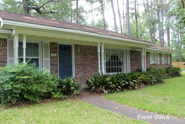 1309 S Broadmoor Dr, Lufkin, TX 75904