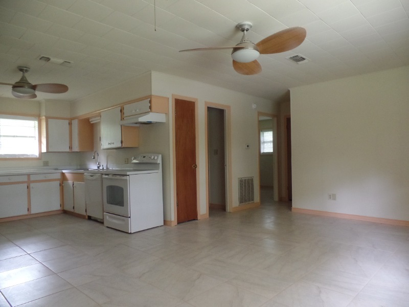 230 S Lighthouse Dr., Hemphill, TX 75948
