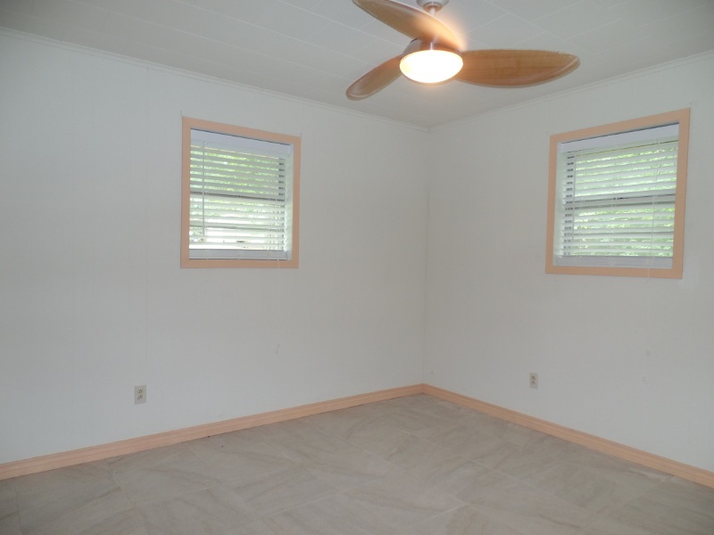 230 S Lighthouse Dr., Hemphill, TX 75948