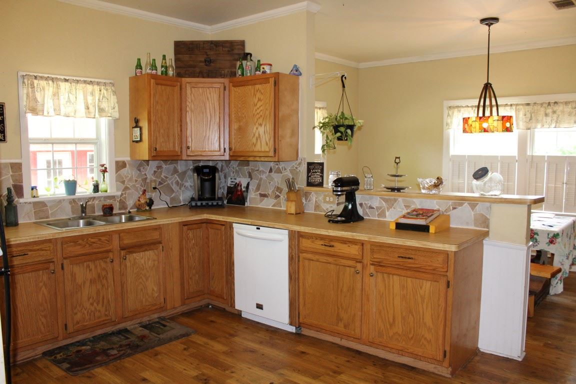 4374 US Hwy 96 S, Jasper, TX 75951
