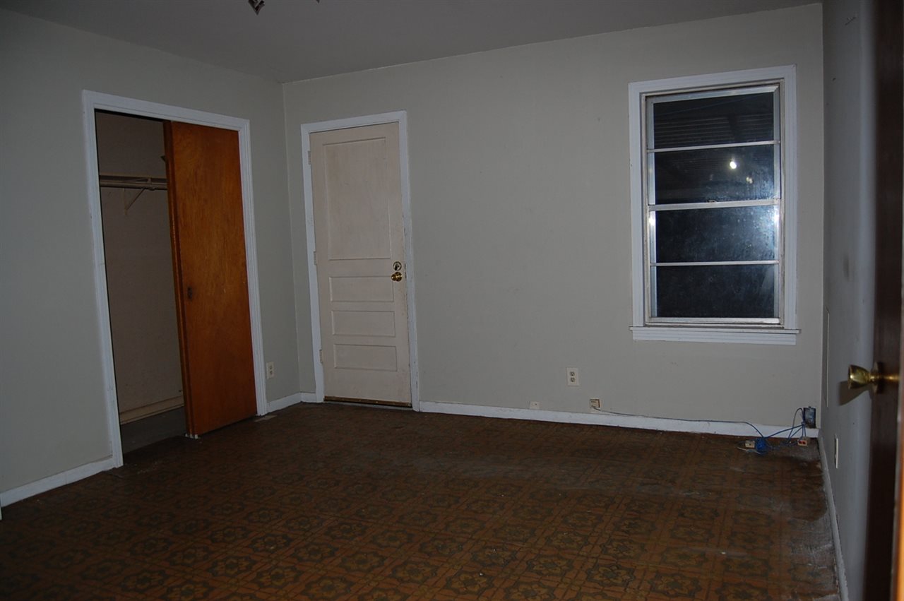 409/411 Gibson, Jasper, TX 75951