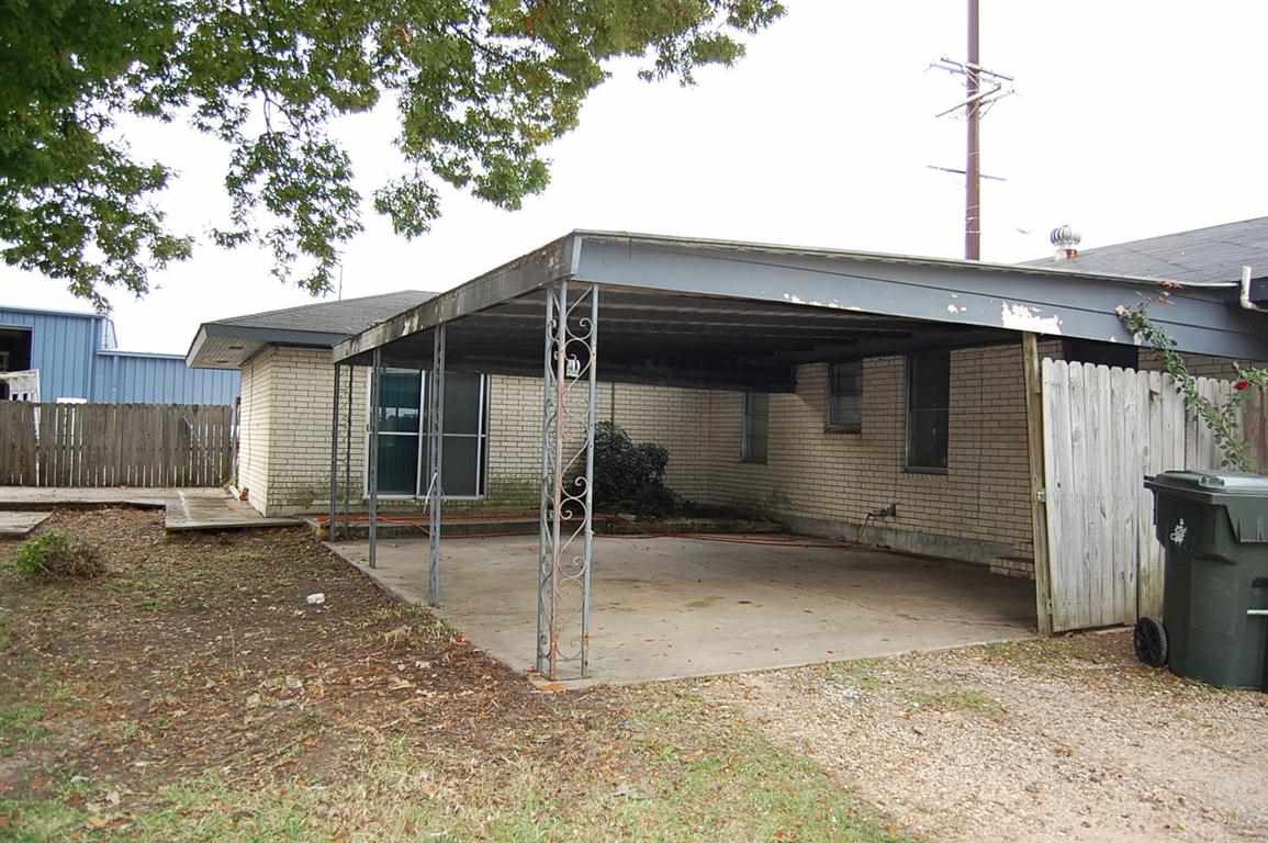 409/411 Gibson, Jasper, TX 75951