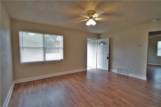 908 Skylark Drive, Arlington, TX 76010