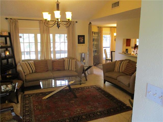 1207 Quail Valley Lane, Arlington, TX 76011