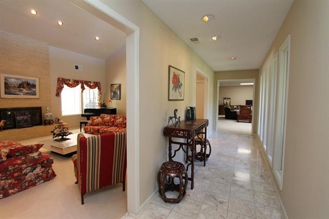 1009 Crowley Road, Arlington, TX 76012