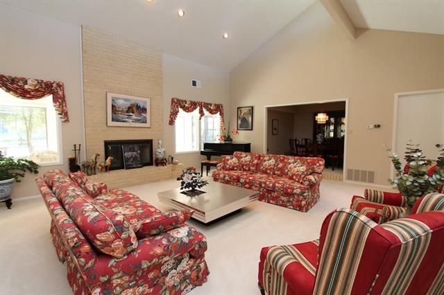 1009 Crowley Road, Arlington, TX 76012