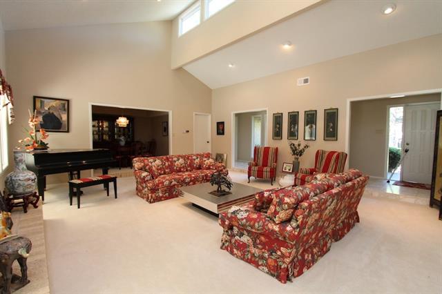 1009 Crowley Road, Arlington, TX 76012