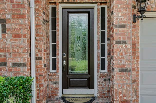 5027 Toftrees Drive, Arlington, TX 76016