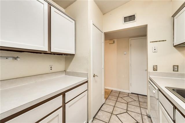 5401 Spring Willow Drive, Arlington, TX 76018