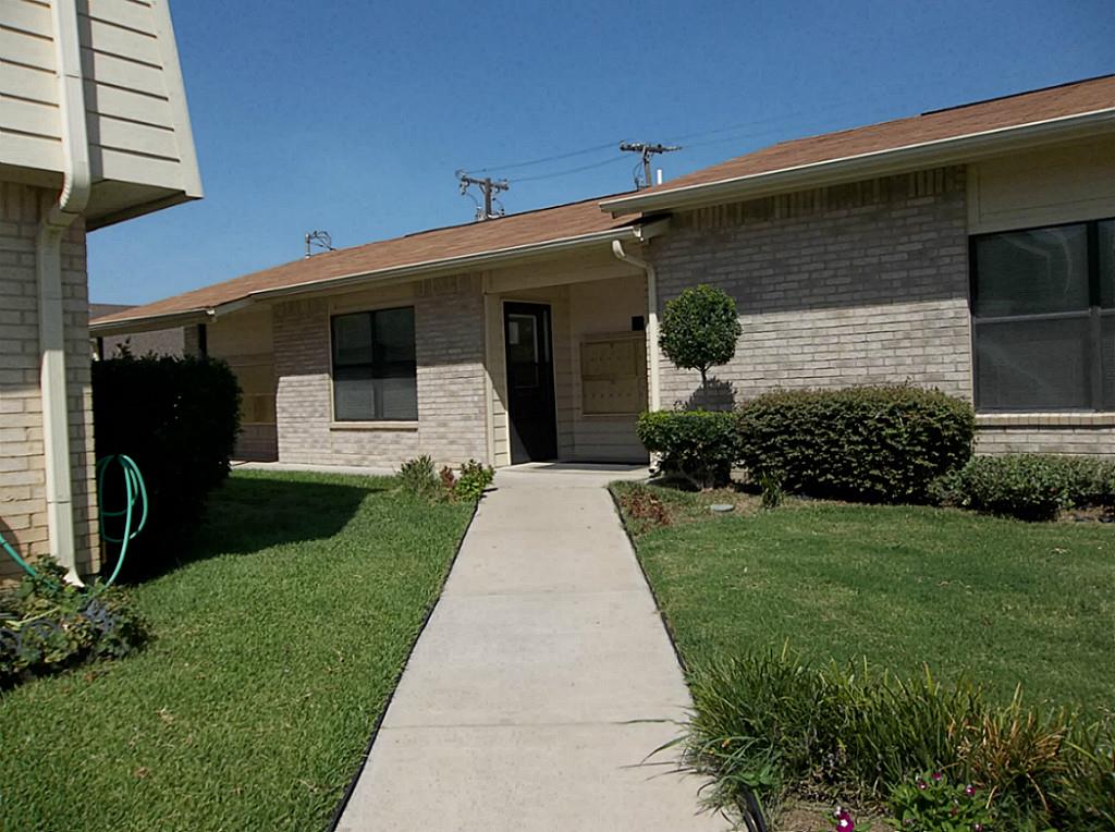 321 Thomas, Burleson, TX 76028