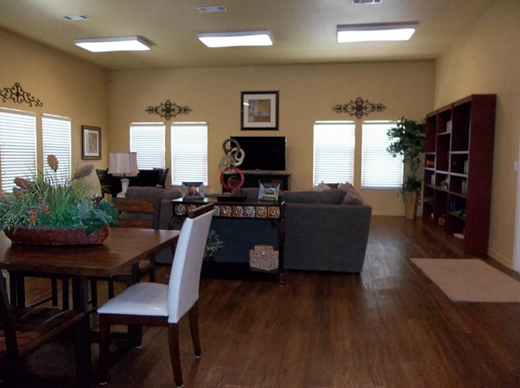 321 Thomas, Burleson, TX 76028