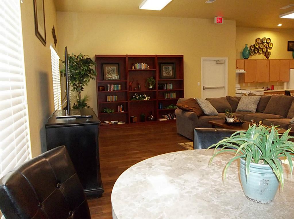 321 Thomas, Burleson, TX 76028