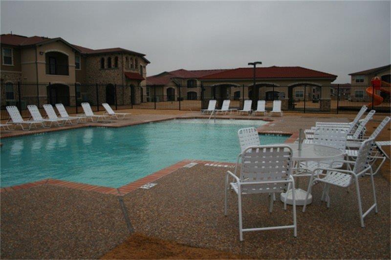 1302 E Kilpatrick Street, Cleburne, TX 76031