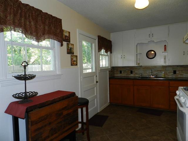 108 Circle Drive, Cleburne, TX 76033