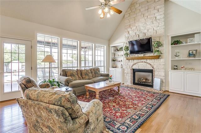 2816 Birmingham Briar Drive, Crowley, TX 76036