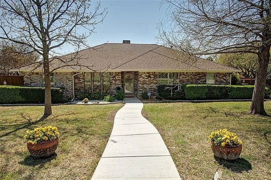 1411 E Seneca Ct