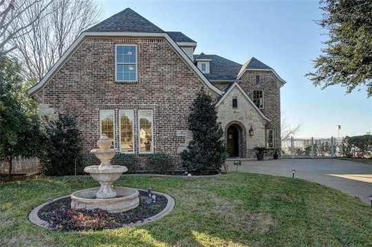 300 Peninsula Ct