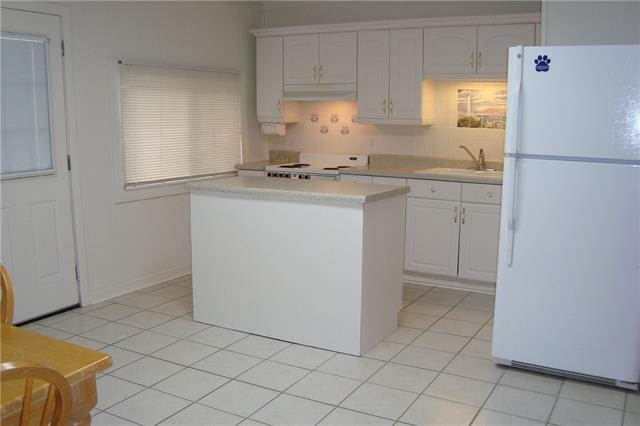 1421 E Seneca Court, Granbury, TX 76048