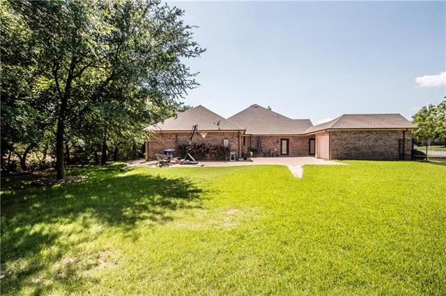 604 Oak Leaf Drive, Kennedale, TX 76060