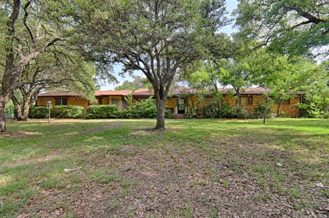 1025 E Broad Street, Mansfield, TX 76063
