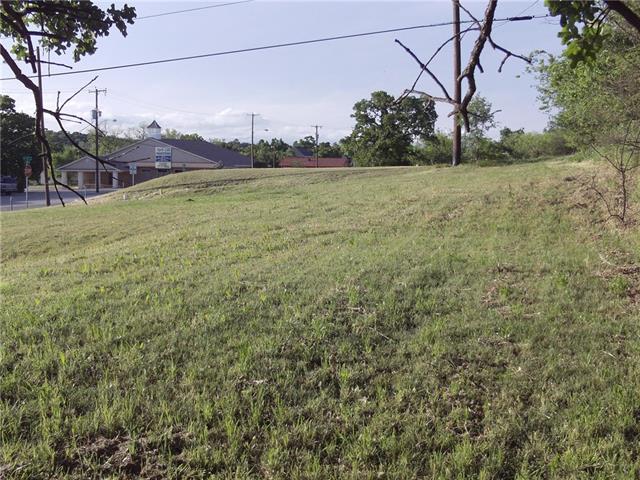 704 N Oak Avenue, Mineral Wells, TX 76067