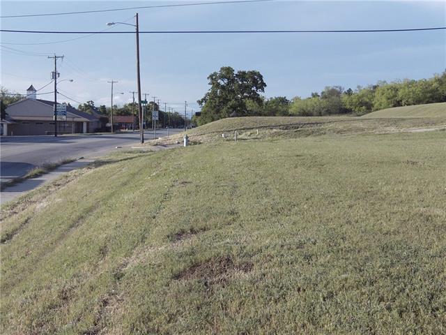 704 N Oak Avenue, Mineral Wells, TX 76067