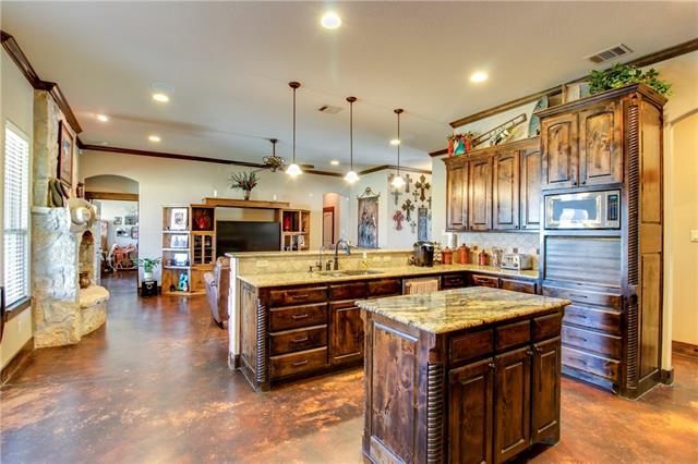 108 Van Meter Drive, Aurora, TX 76078