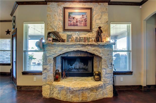 108 Van Meter Drive, Aurora, TX 76078
