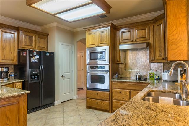 2014 Woodland Hills Lane, Weatherford, TX 76087