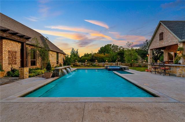 823 S Peytonville Avenue, Southlake, TX 76092