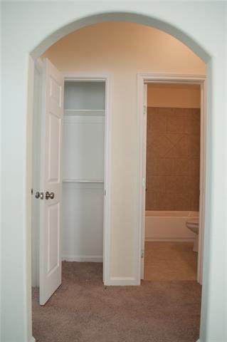 1345 E Allen Avenue, Fort Worth, TX 76104