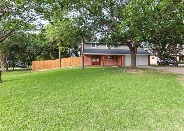1724 Dakar Road W, Fort Worth, TX 76116