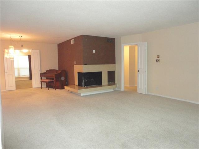 2303 Ridgmar Plaza, Fort Worth, TX 76116
