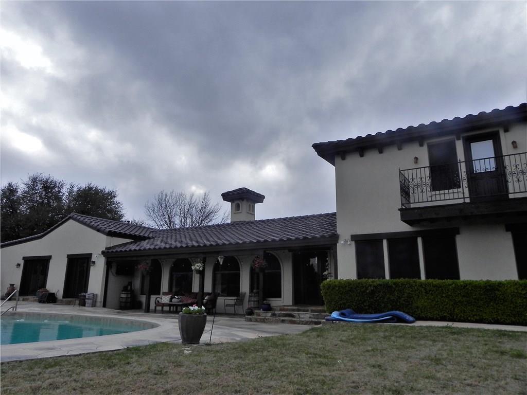 3 Thornhill Rd., Benbrook, TX 76132