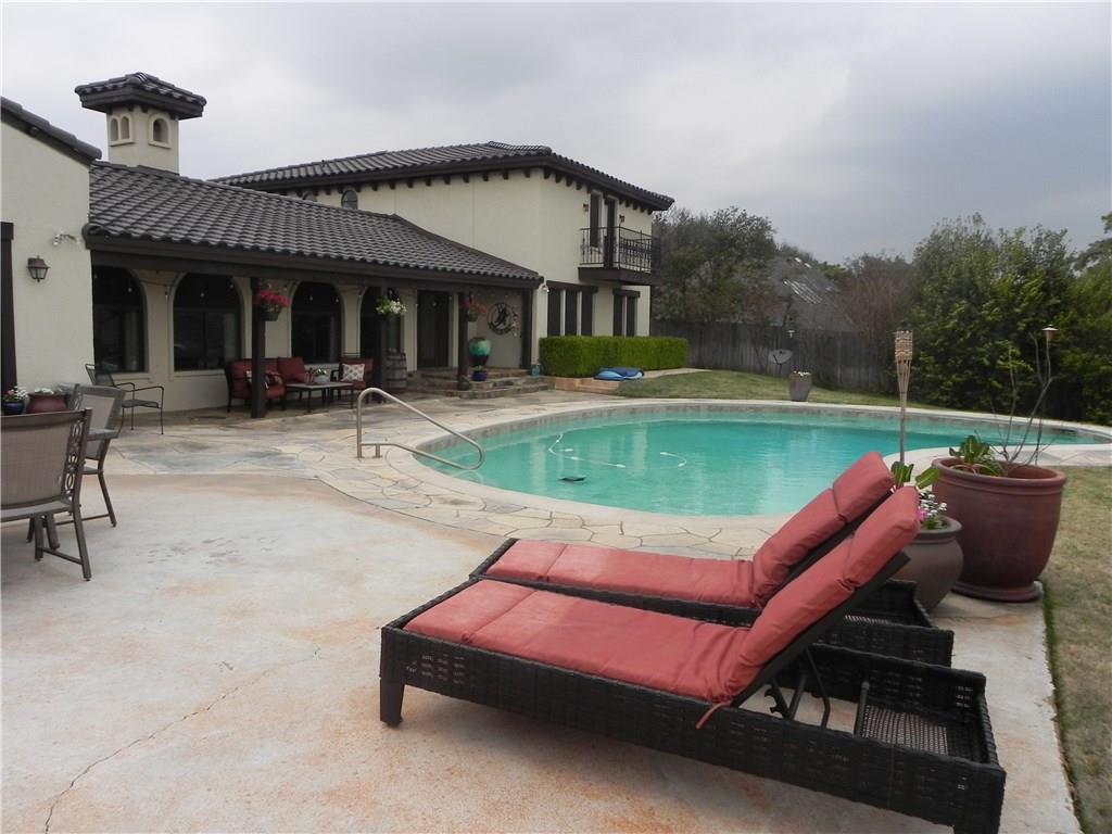 3 Thornhill Rd., Benbrook, TX 76132