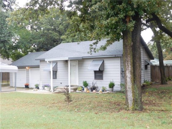 7521 Pawnee Trl, Lake Worth, TX 76135