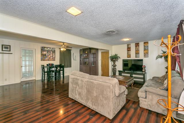 4113 Sunset Trl, Lake Worth, TX 76135