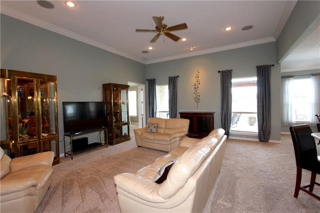 10817 Owl Creek Drive, Fort Worth, TX 76179
