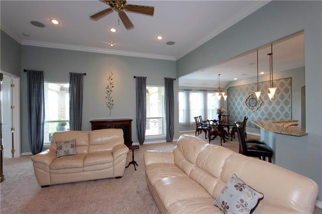 10817 Owl Creek Drive, Fort Worth, TX 76179