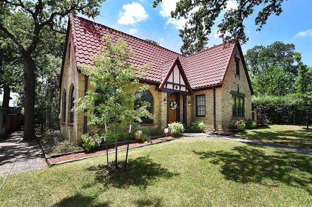 1015 W Oak Street, Denton, TX 76201