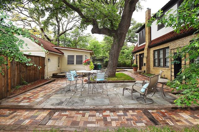 1015 W Oak Street, Denton, TX 76201