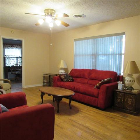 400 S Broadway Street, Collinsville, TX 76233