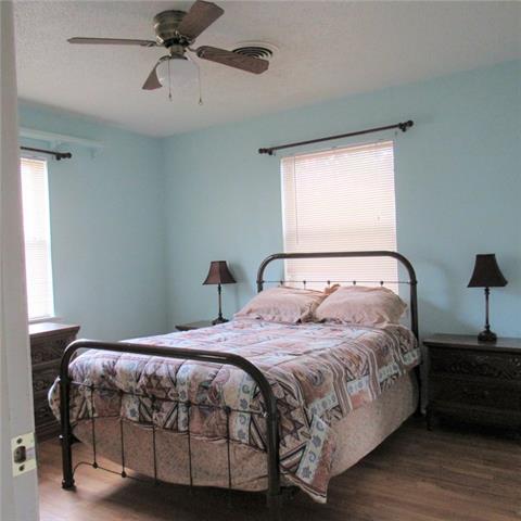 400 S Broadway Street, Collinsville, TX 76233