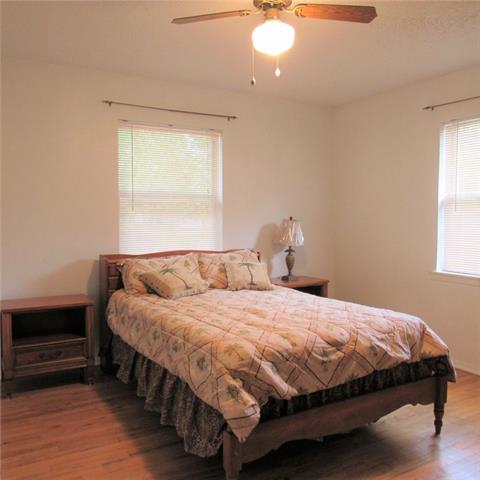 400 S Broadway Street, Collinsville, TX 76233