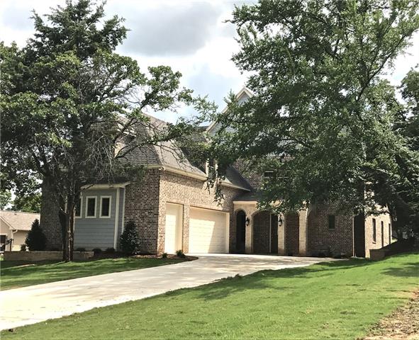 116 E Comanche, Lake Kiowa, TX 76240