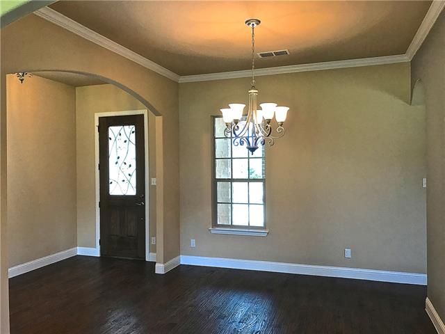 116 E Comanche, Lake Kiowa, TX 76240